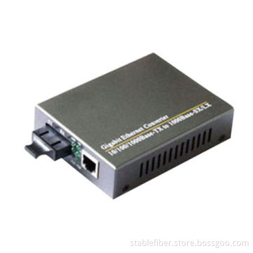 10/100/1,000Mbps Fiber Optic Media Converter, RoHS Directive-compliant